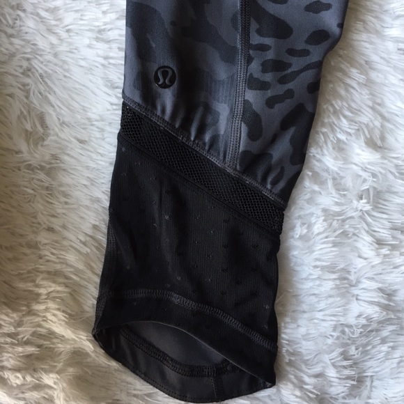 LuluLemon | Just Breathe Crop - Picture 8 of 8